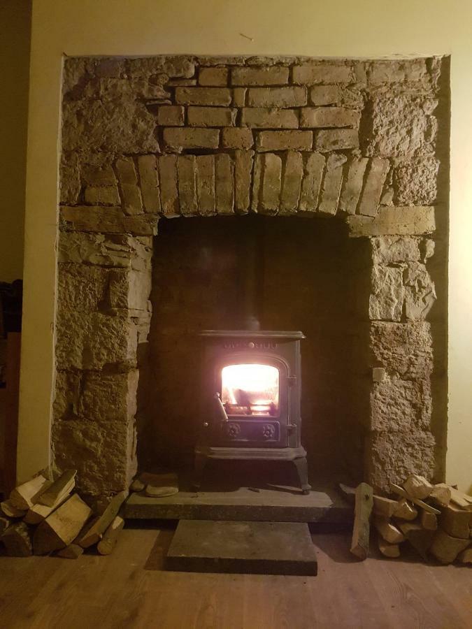 'Yellow Wood Micro Hostel-Eco Urban Bothy Style Very Basic But Cosy Redecorating But Cheap & Friendly Quiet Time Lockout 11Pm-7Am Bring Towel Or Hire Brecon Kültér fotó